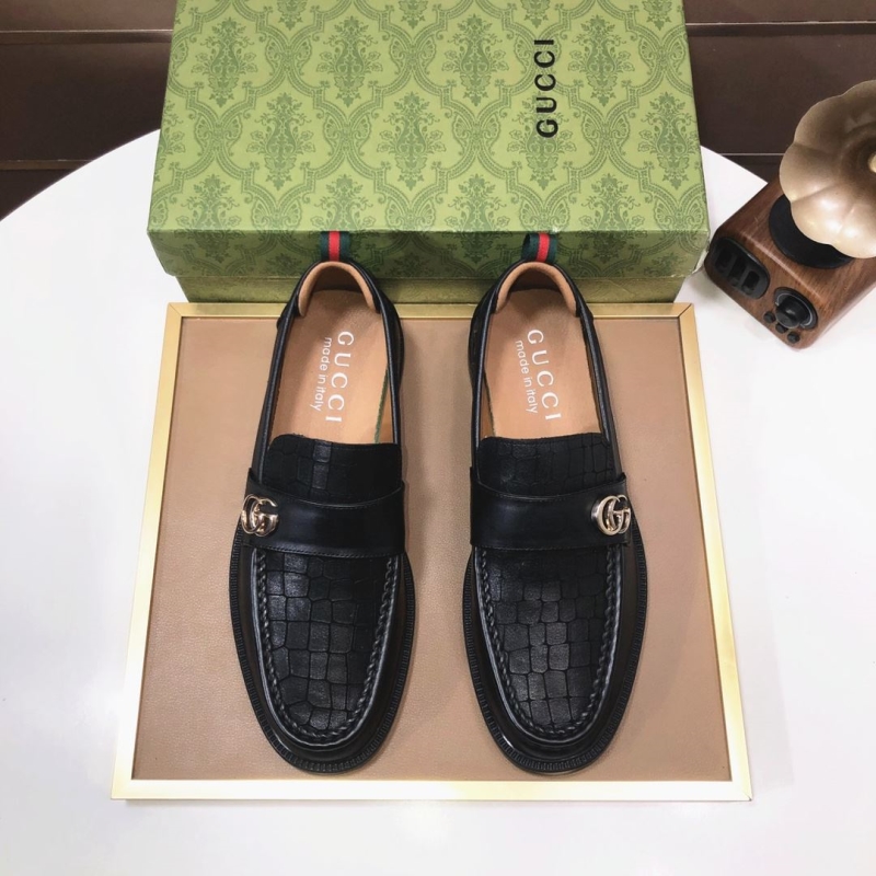 G*u*i leather shoes